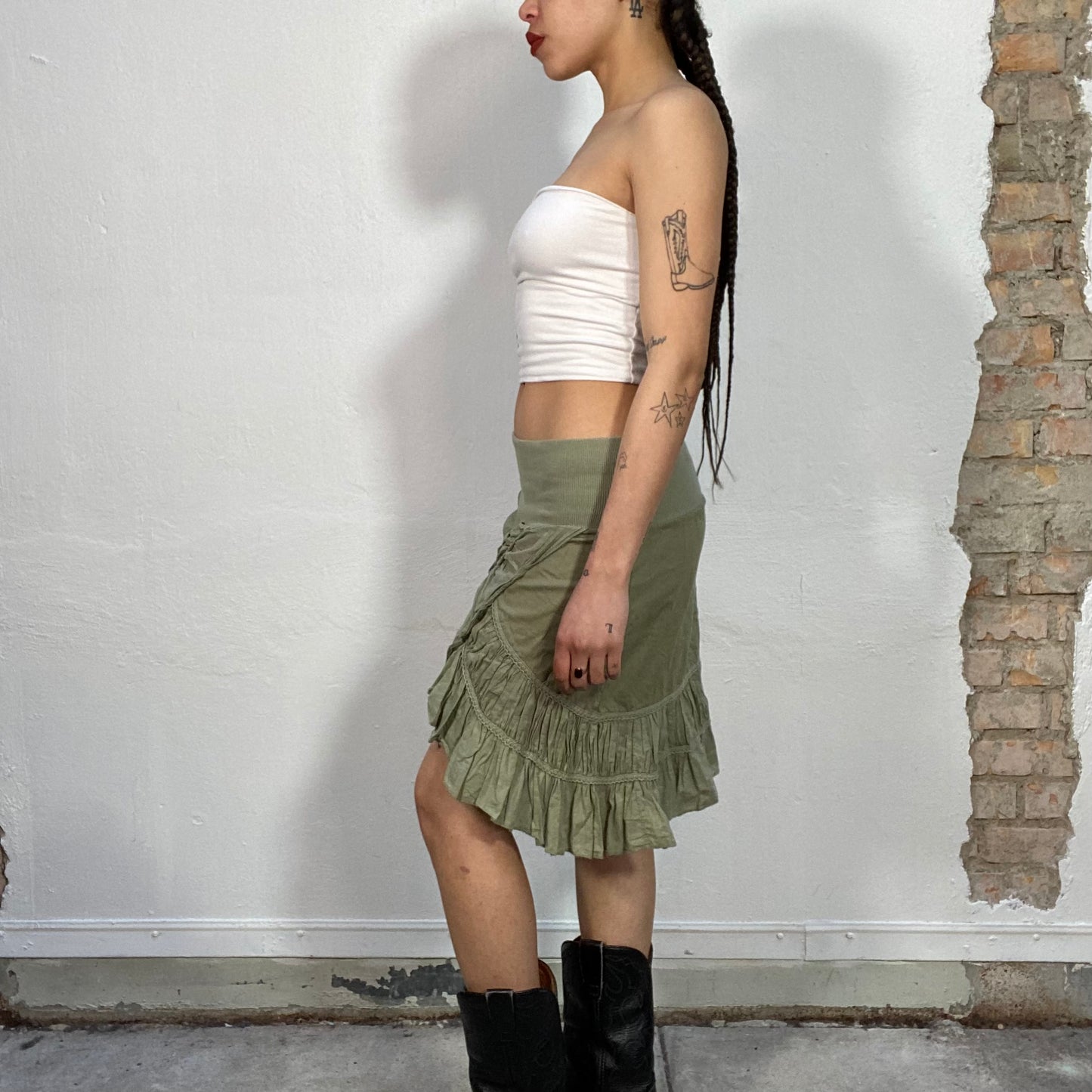 Vintage 2000's Indie Khaki Asymmetrical Midi Skirt with Ruffle Details (S)