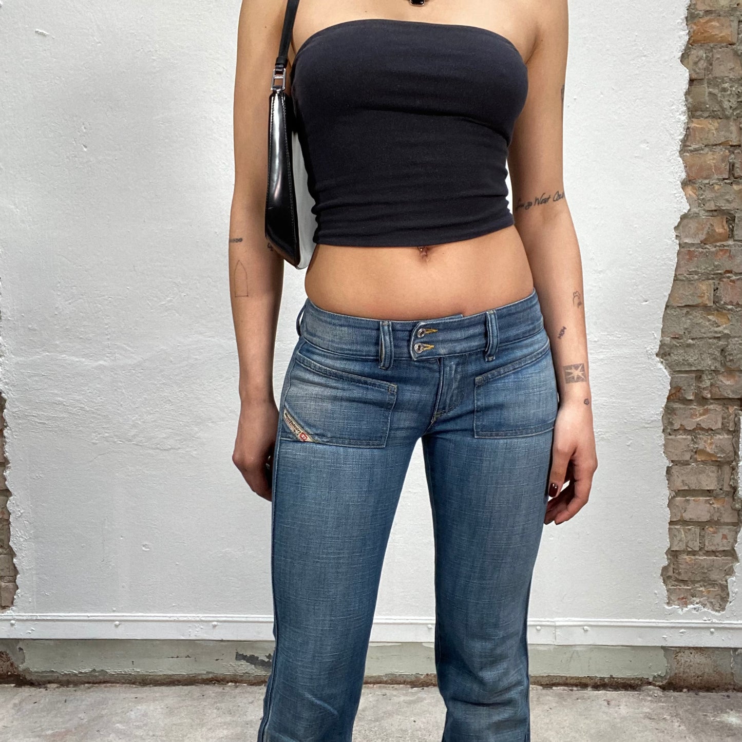 Vintage 90's Downtown Girl Low Waist Straight Leg Distressed Diesel Jeans (XS)