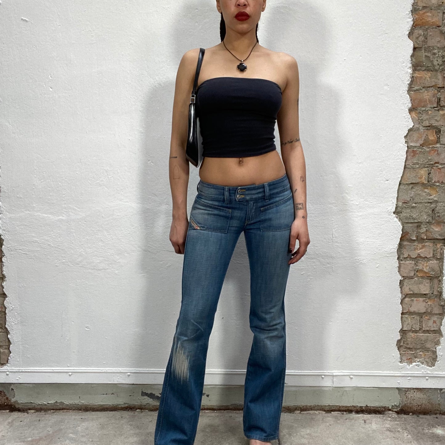 Vintage 90's Downtown Girl Low Waist Straight Leg Distressed Diesel Jeans (XS)