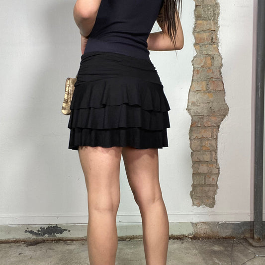 Vintage 2000's Sporty Black Stretchy Layered Mini Skirt (S/M)