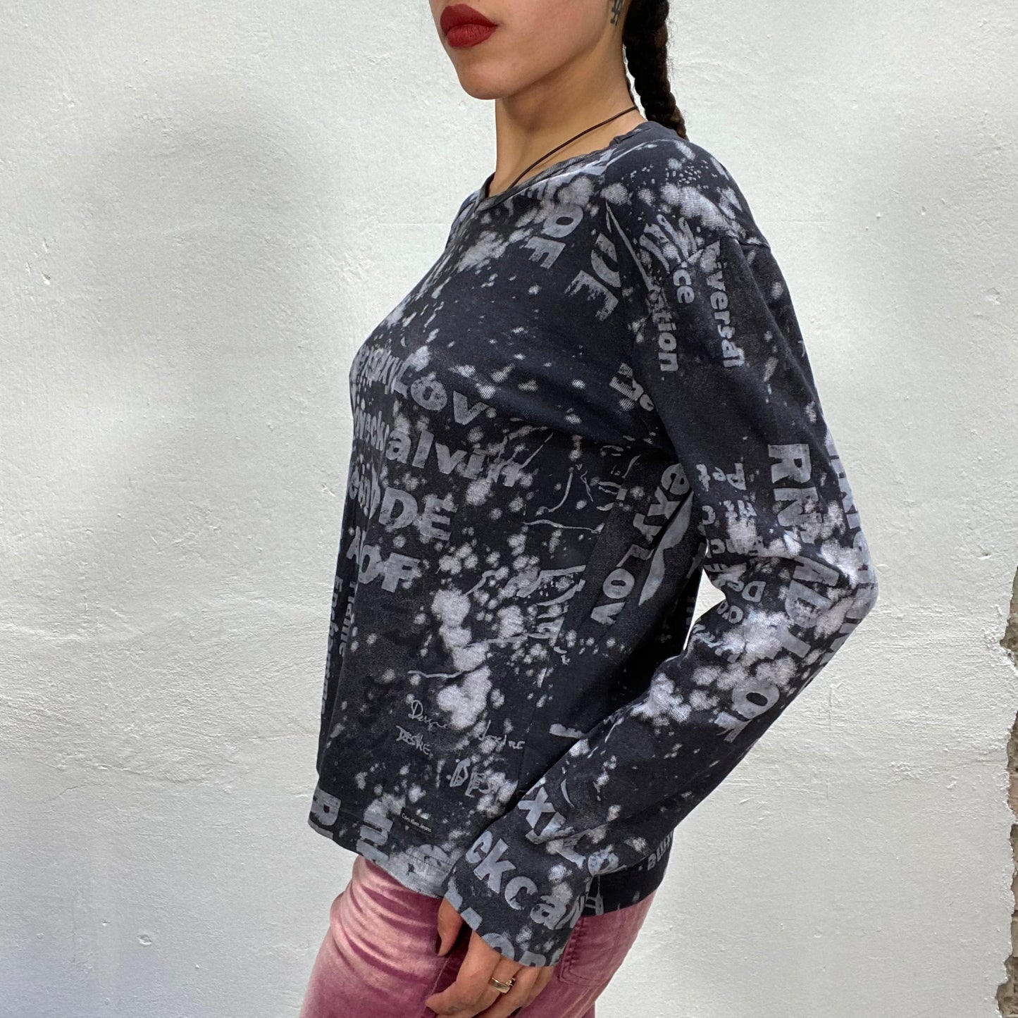 Vintage 90's Calvin Klein Black Batik Longsleeve with Writing Print (M/L)