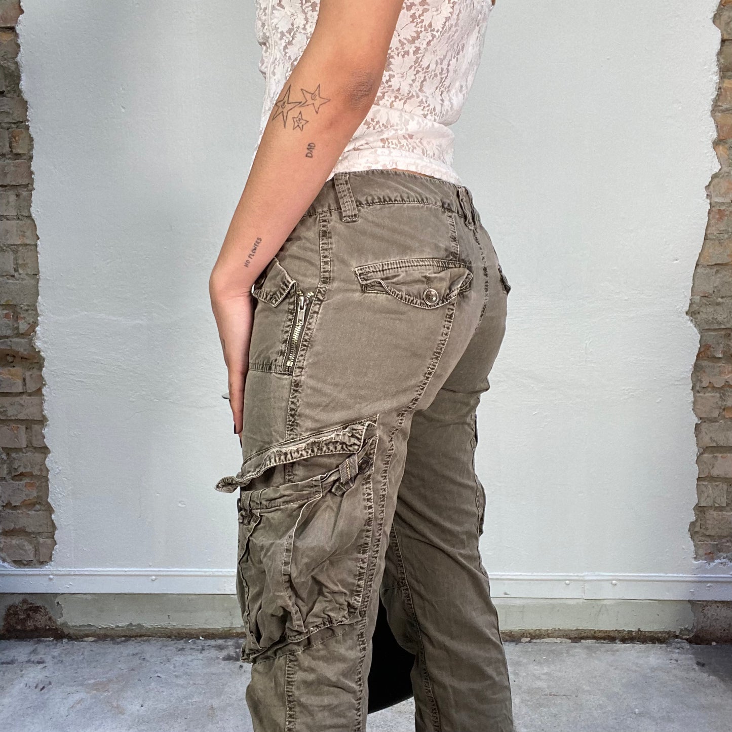 Vintage 2000's Grunge Brown Cargo Pants with Ruffle Bottom Detail (S)