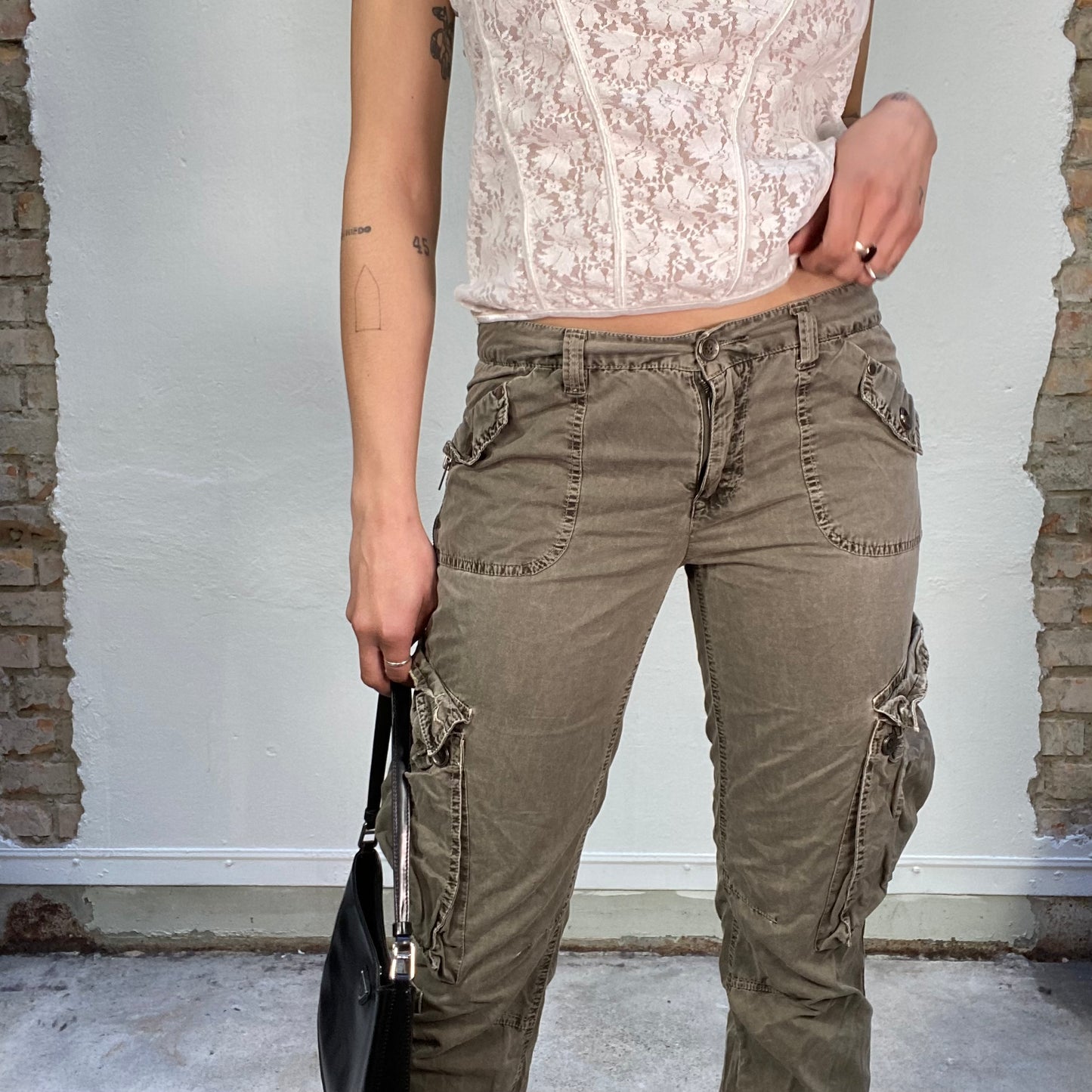 Vintage 2000's Grunge Brown Cargo Pants with Ruffle Bottom Detail (S)