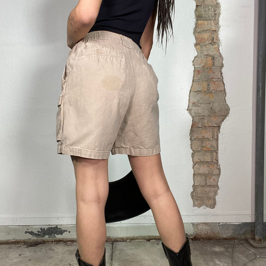 Vintage 2000's Streetstyle Beige Cargo Shorts (S/M)