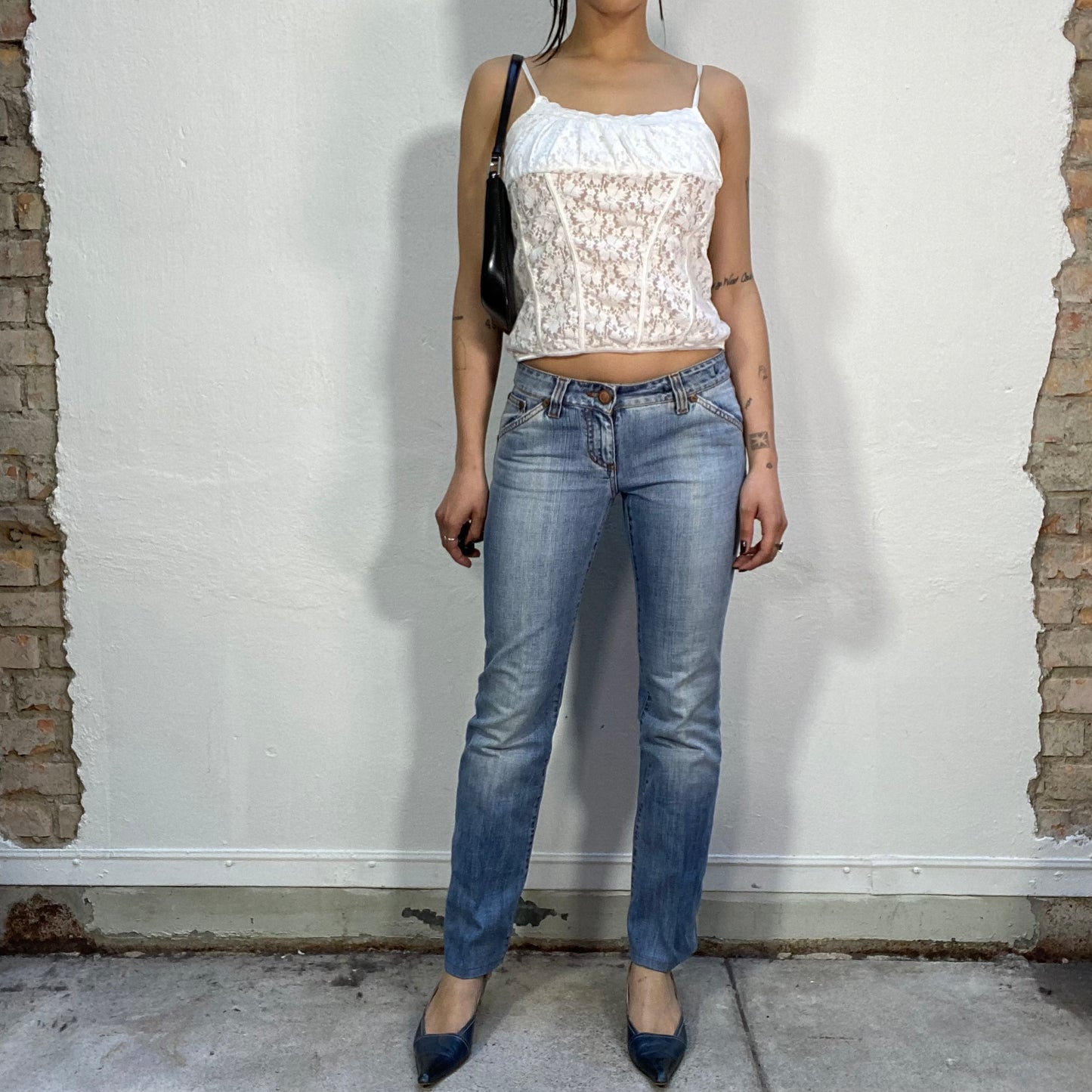 Vintage 2000's Model Off Duty Light Wash Jeans with Flower Embroidery (S)