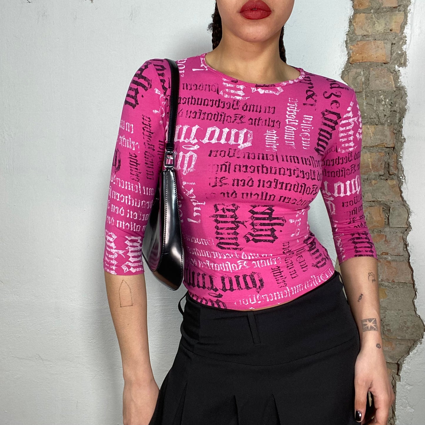 Vintage 2000's Hot Pink Midi Sleeve Top with Gothic Writing Print (S)