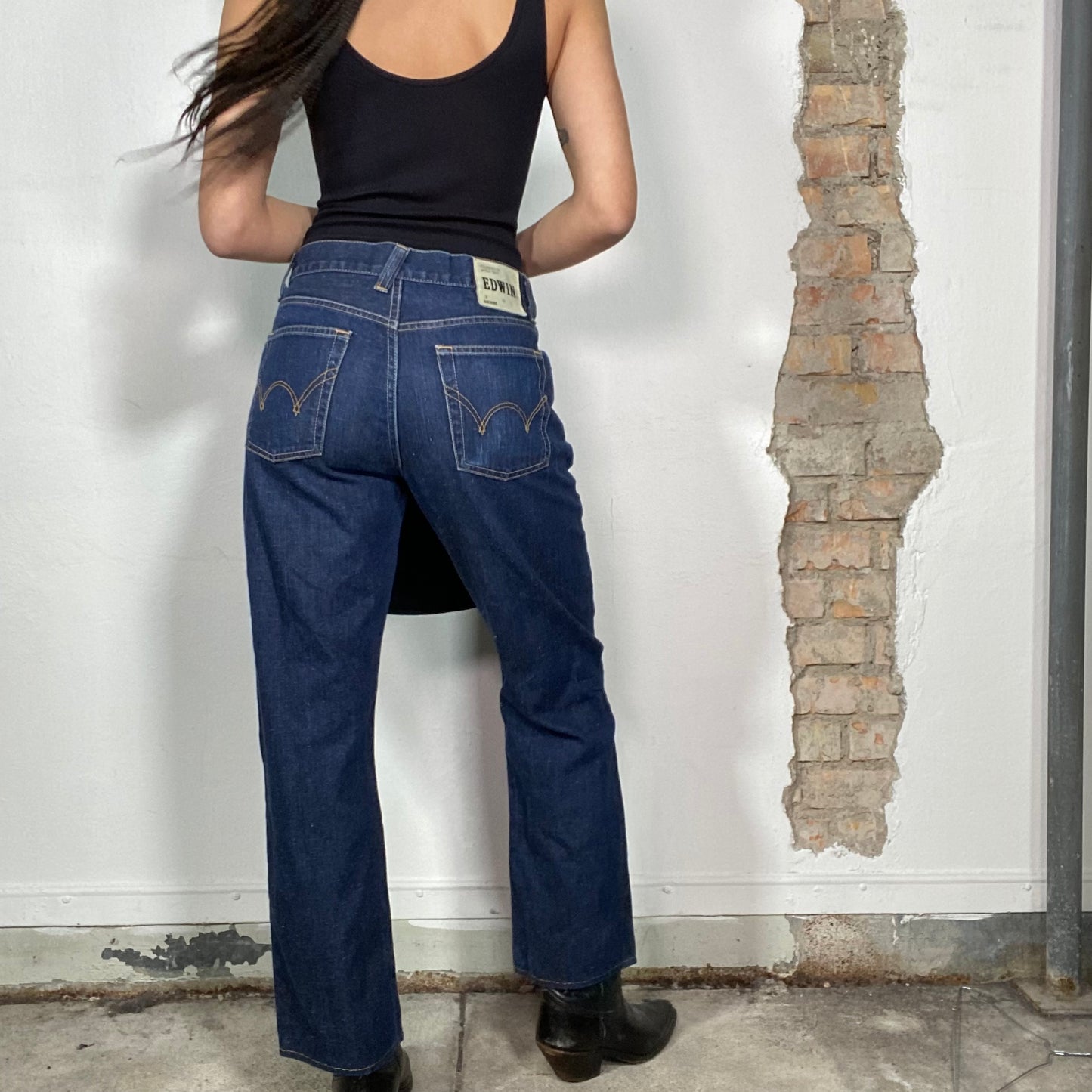 Vintage 2000's Streetstyle Dark Wash Straight Leg Jeans (S/M)