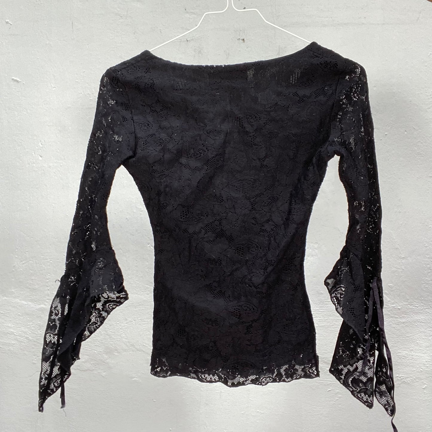 Vintage 2000's Gothic Black Lace Midi Sleeve Top (XS)