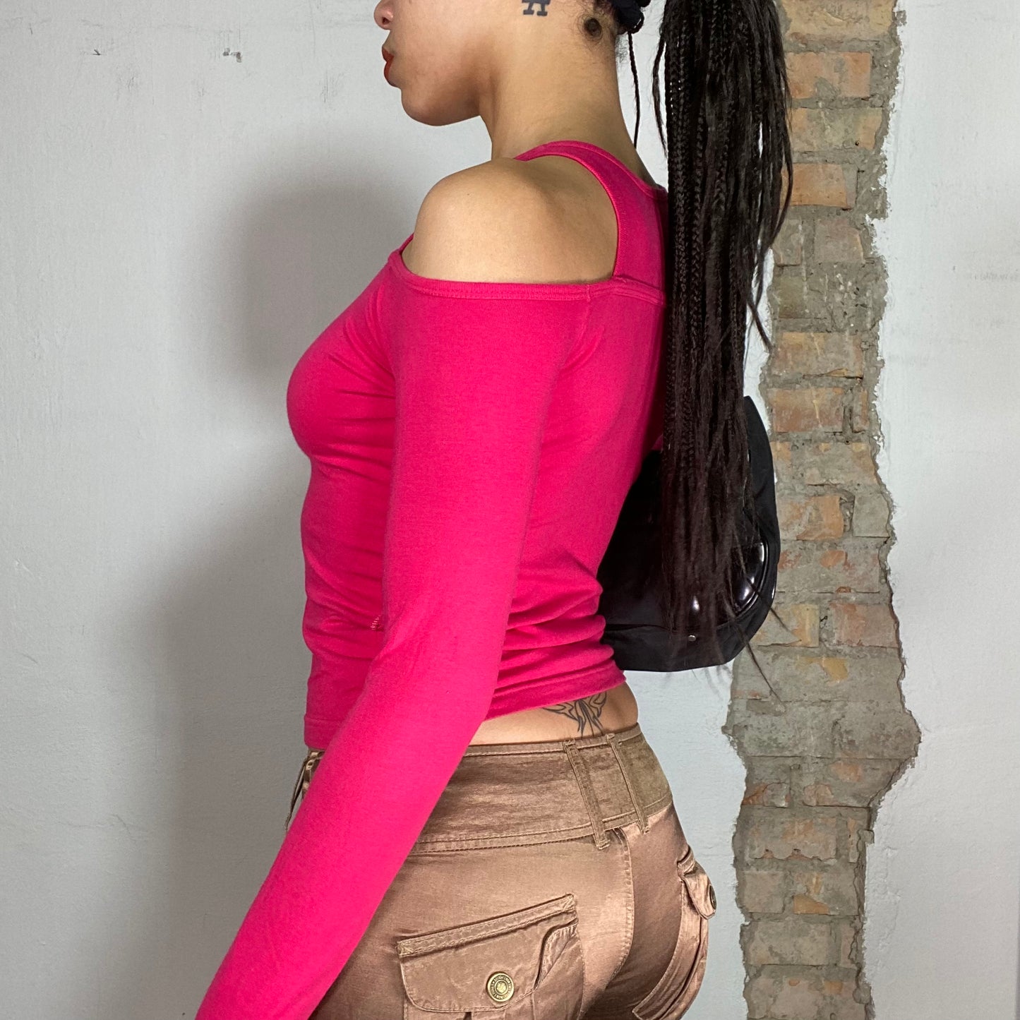 Vintage 2000's Skater Hot Pink Longsleeve with Shoulder Cut Out (S)