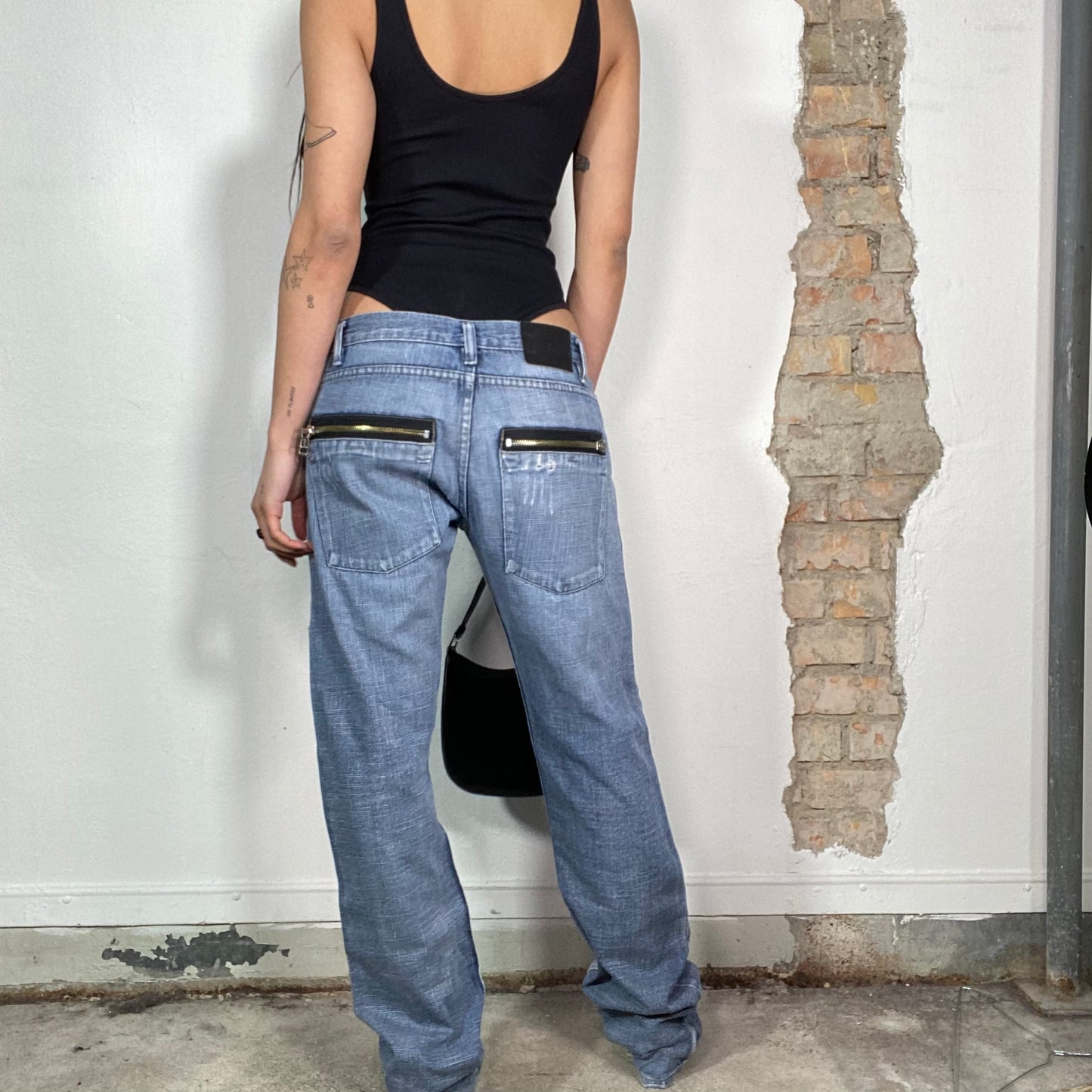 Vintage 90's Streetstyle Light Wash Distressed Straight Leg Jeans (M)