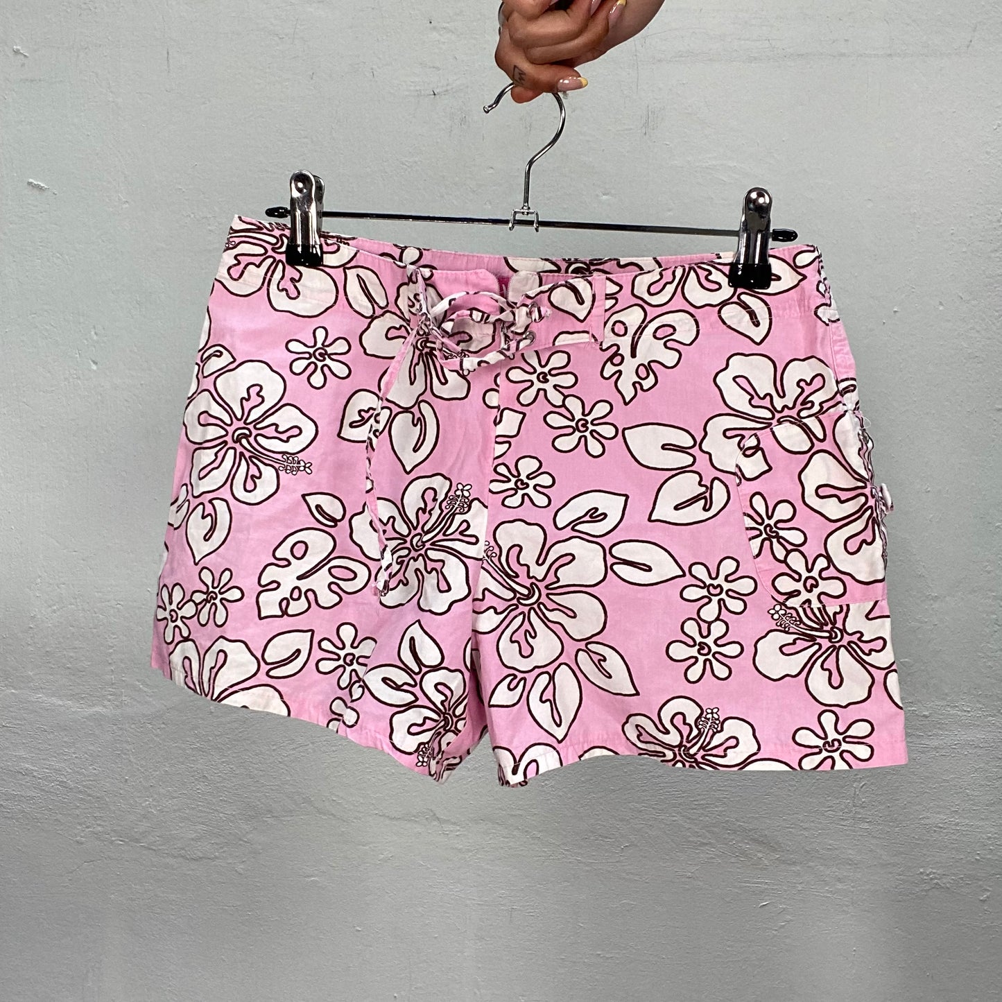 Vintage 2000's Surfer Pink Mini Shorts with Hibiscus Print (XS)