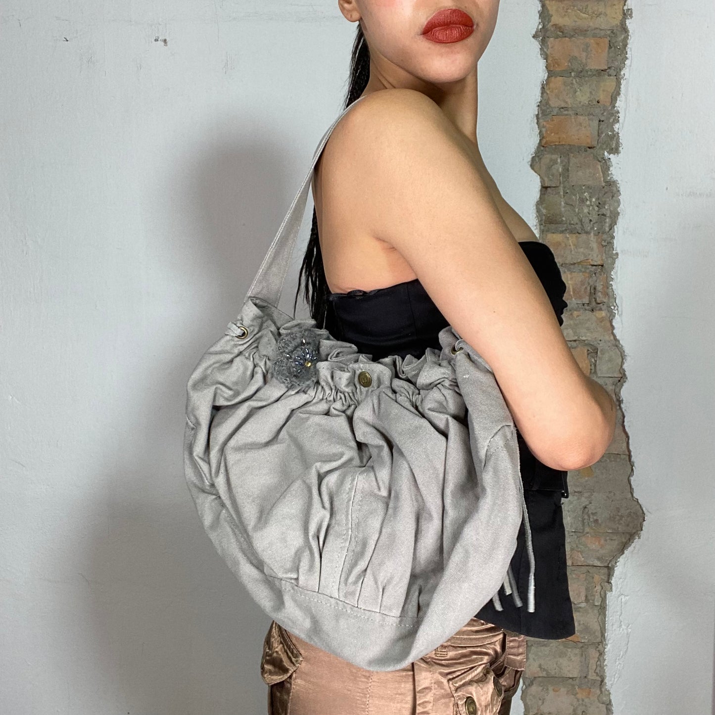 Vintage 90's Grunge Grey Slouchy Shoulder Bag with Flower Detail