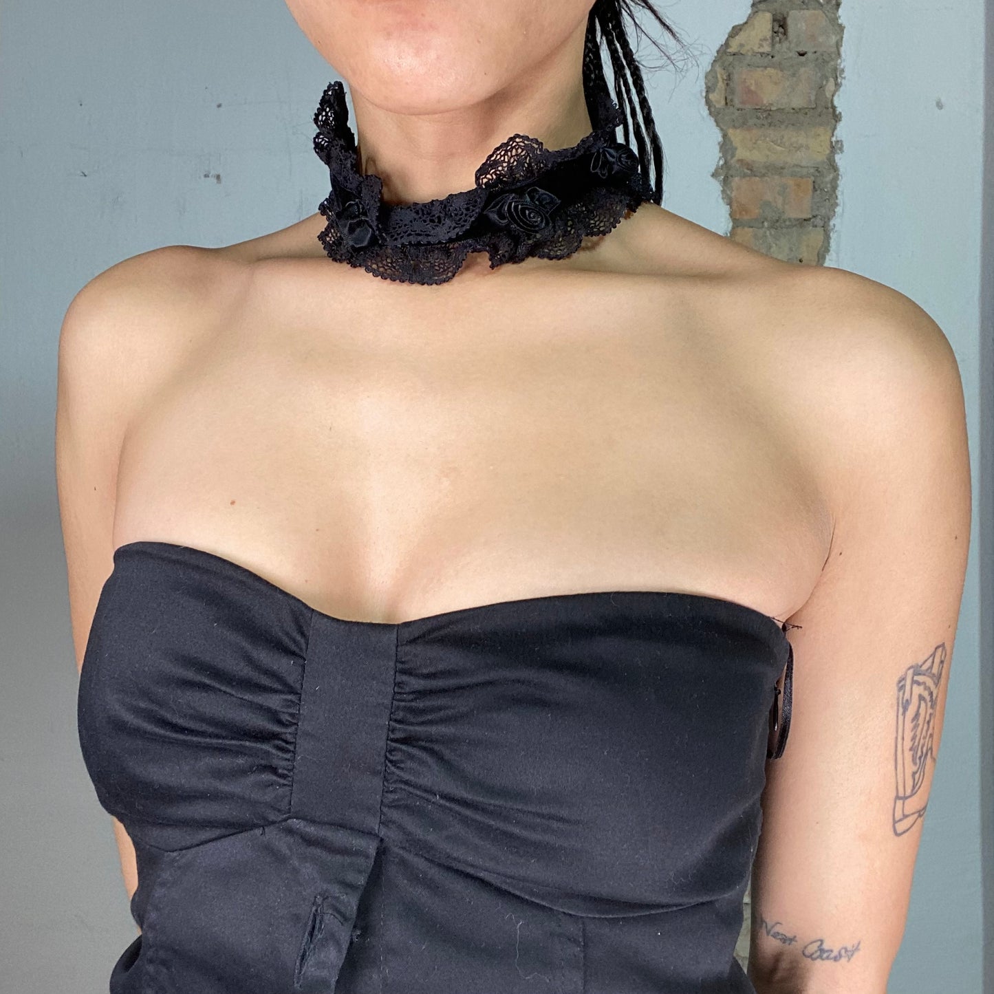 Vintage 90's Coquette Black Lace Choker with Rose Details