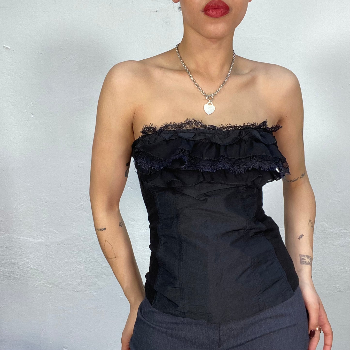 Vintage 2000's Gothic Black Strapless Top with Lace Layered Neckline (M)