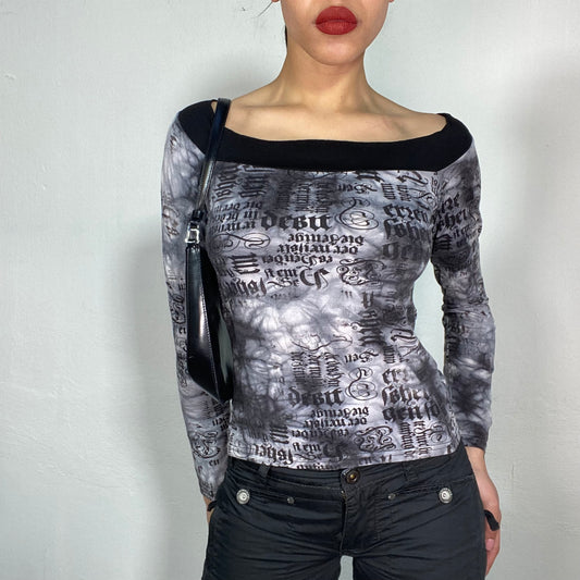 Vintage 2000's Gothic Grey Off shoulder Longsleeve with Writing Print (S/M)