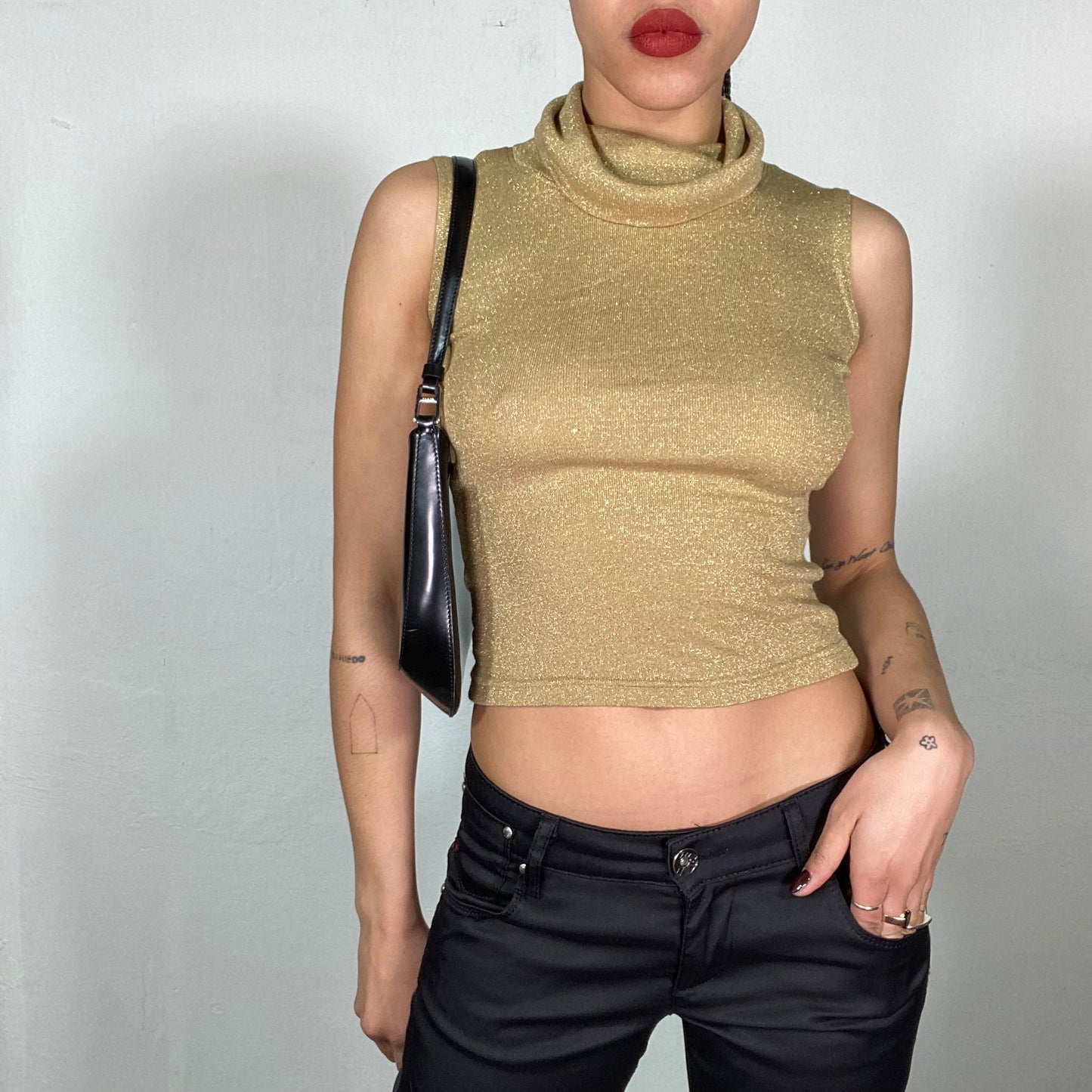 Gold 2025 sleeveless turtleneck