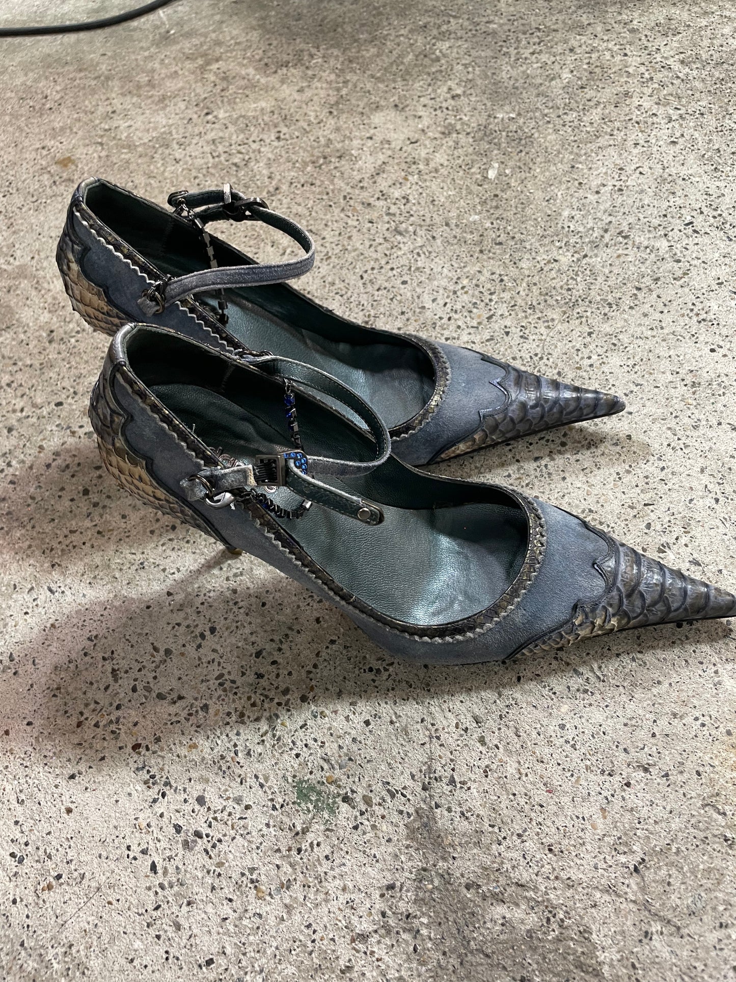 Vintage 2000's Bella Hadid Leather Stilettos with Snake Print and Chain Detail(39)